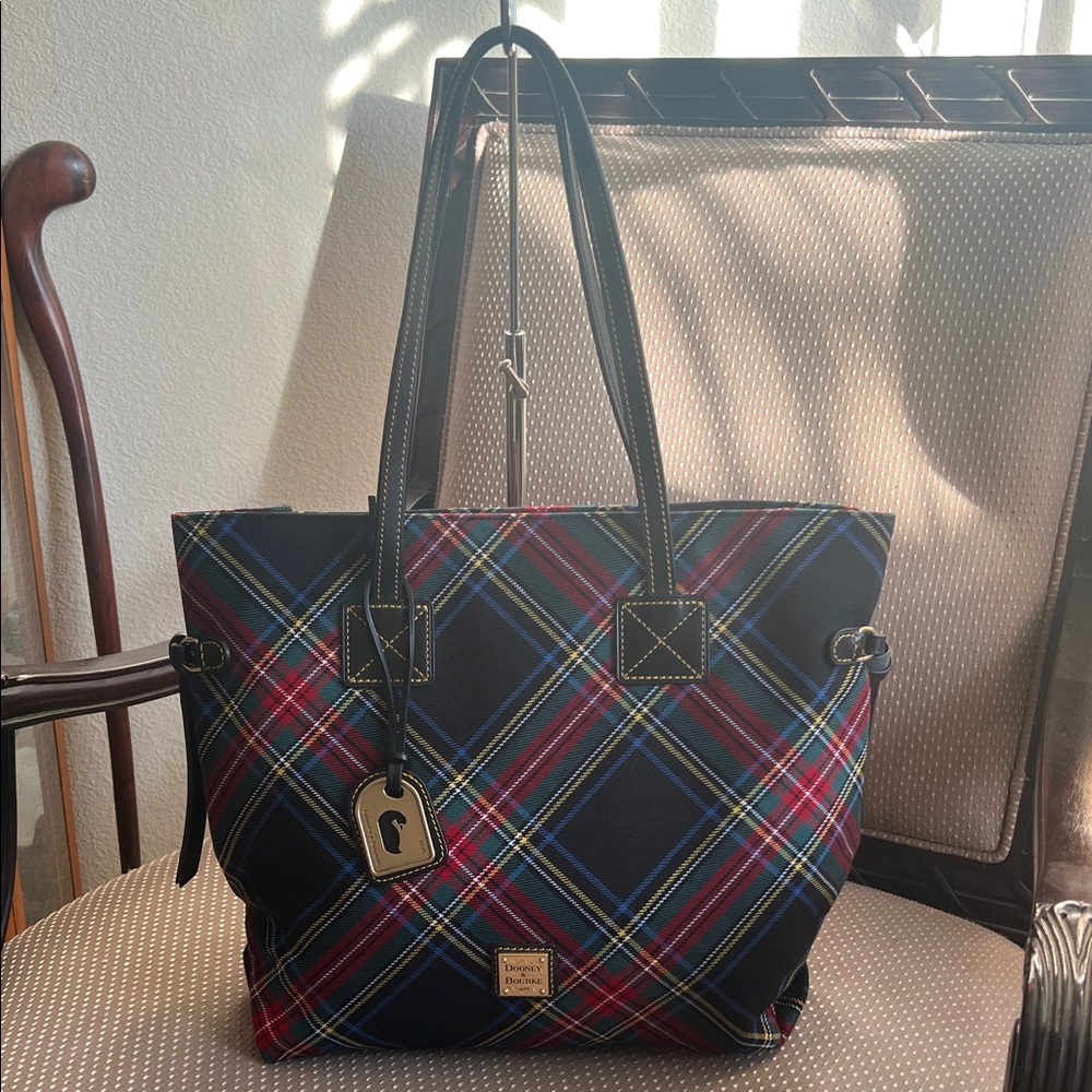 Dooney & Bourke tartan Victoria tote bag EUC